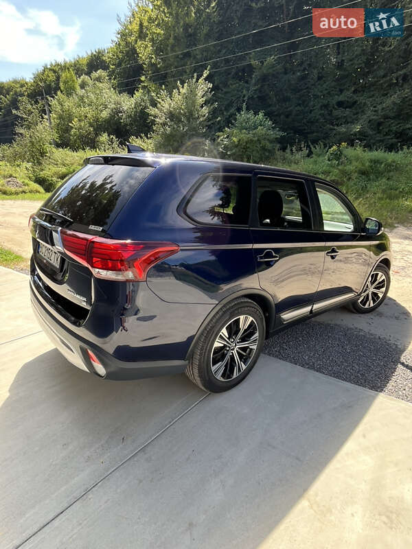 Внедорожник / Кроссовер Mitsubishi Outlander 2019 в Львове