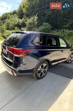 Внедорожник / Кроссовер Mitsubishi Outlander 2019 в 