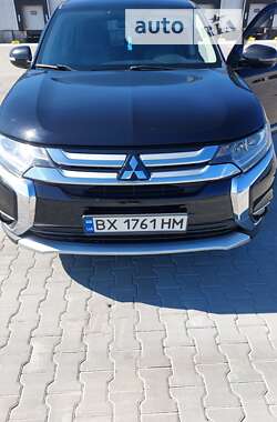 Позашляховик / Кросовер Mitsubishi Outlander 2015 в Хмельницькому