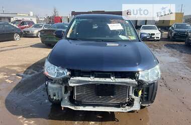 Внедорожник / Кроссовер Mitsubishi Outlander 2013 в Хмельницком