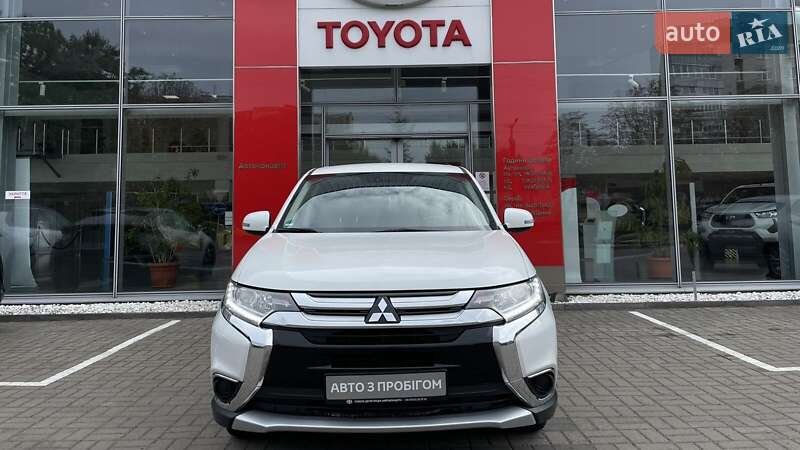 Позашляховик / Кросовер Mitsubishi Outlander 2017 в Луцьку