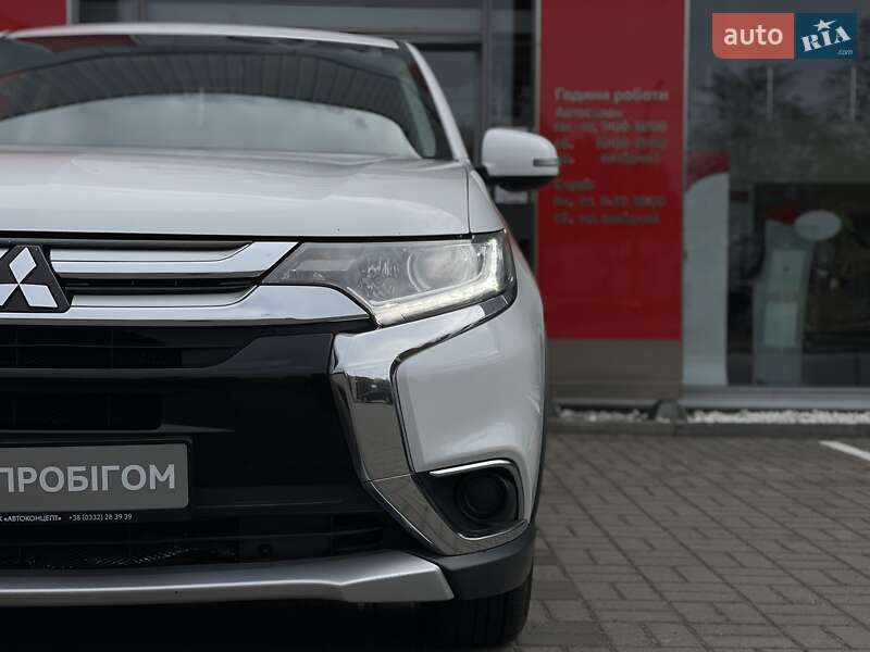 Позашляховик / Кросовер Mitsubishi Outlander 2017 в Луцьку