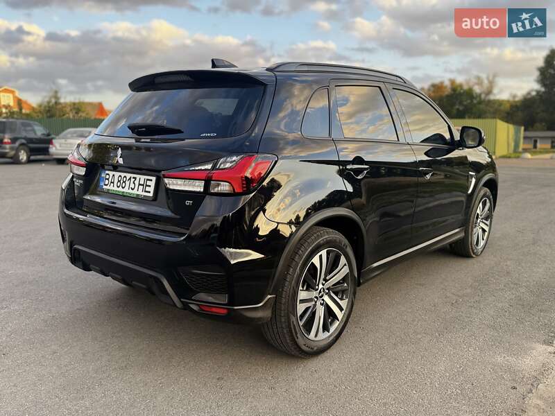 Позашляховик / Кросовер Mitsubishi Outlander 2023 в Олександрії