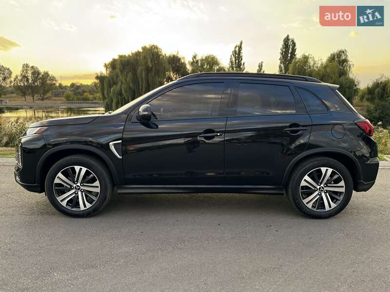 Позашляховик / Кросовер Mitsubishi Outlander 2023 в Олександрії