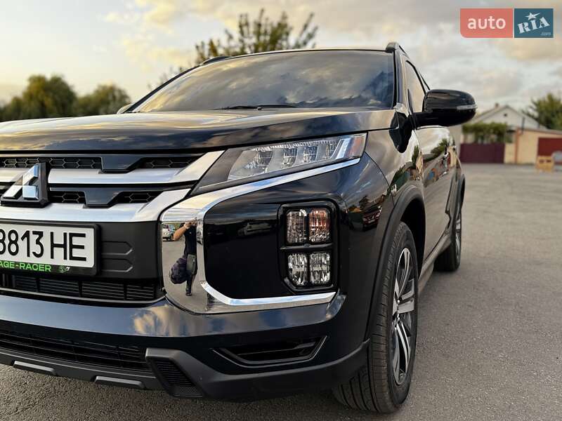 Позашляховик / Кросовер Mitsubishi Outlander 2023 в Олександрії