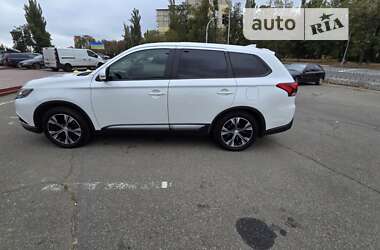 Позашляховик / Кросовер Mitsubishi Outlander 2018 в Києві