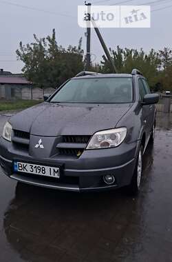 Внедорожник / Кроссовер Mitsubishi Outlander 2009 в Остроге