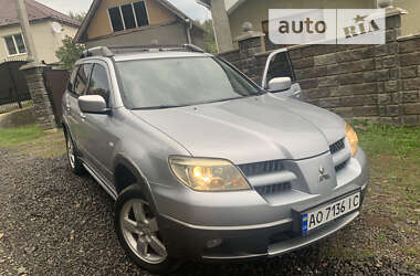 Позашляховик / Кросовер Mitsubishi Outlander 2004 в Сваляві