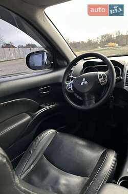 Внедорожник / Кроссовер Mitsubishi Outlander 2011 в Харькове