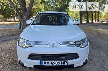 Позашляховик / Кросовер Mitsubishi Outlander 2013 в Харкові