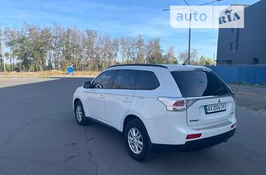 Внедорожник / Кроссовер Mitsubishi Outlander 2012 в Харькове