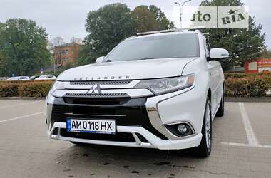 Позашляховик / Кросовер Mitsubishi Outlander 2019 в Києві