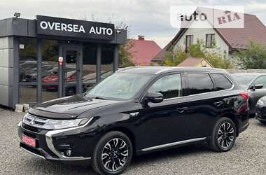 Внедорожник / Кроссовер Mitsubishi Outlander 2015 в Хмельницком