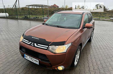 Позашляховик / Кросовер Mitsubishi Outlander 2012 в Луцьку