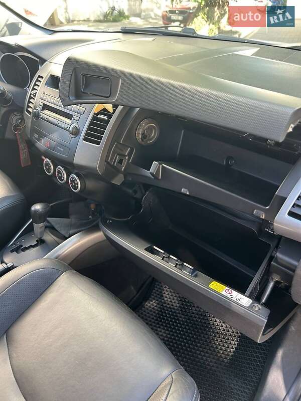 Позашляховик / Кросовер Mitsubishi Outlander 2007 в Львові фото 5 Позашляховик / Кросовер Mitsubishi Outlander 2007 в Львові