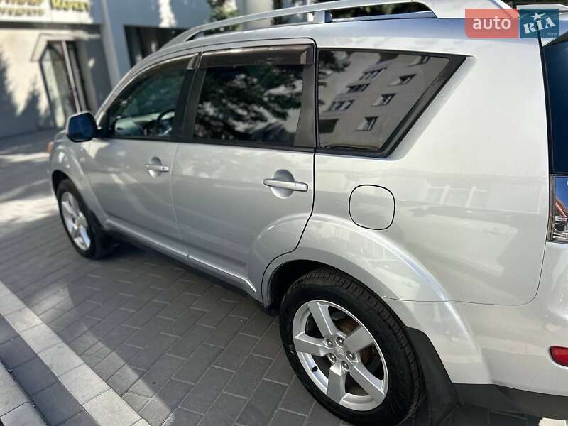Позашляховик / Кросовер Mitsubishi Outlander 2007 в Львові фото 14 Позашляховик / Кросовер Mitsubishi Outlander 2007 в Львові