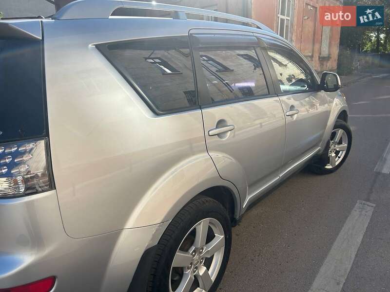 Позашляховик / Кросовер Mitsubishi Outlander 2007 в Львові фото 9 Позашляховик / Кросовер Mitsubishi Outlander 2007 в Львові