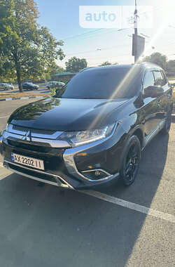 Позашляховик / Кросовер Mitsubishi Outlander 2019 в Харкові