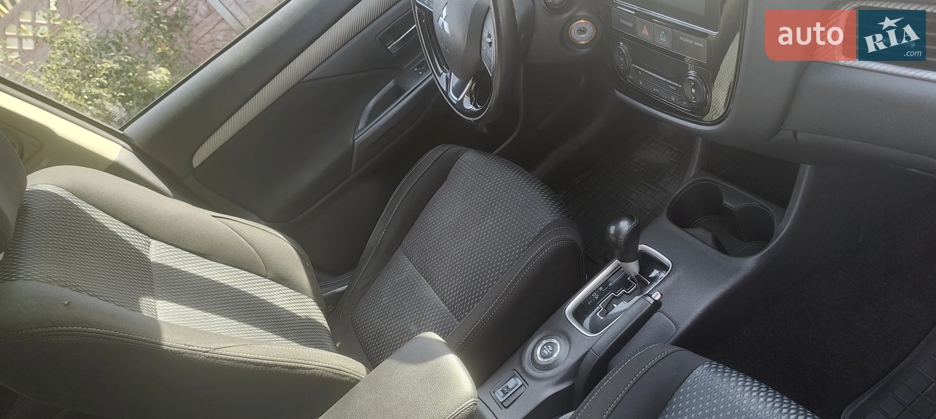 2016 Mitsubishi Outlander - мініатюра 10