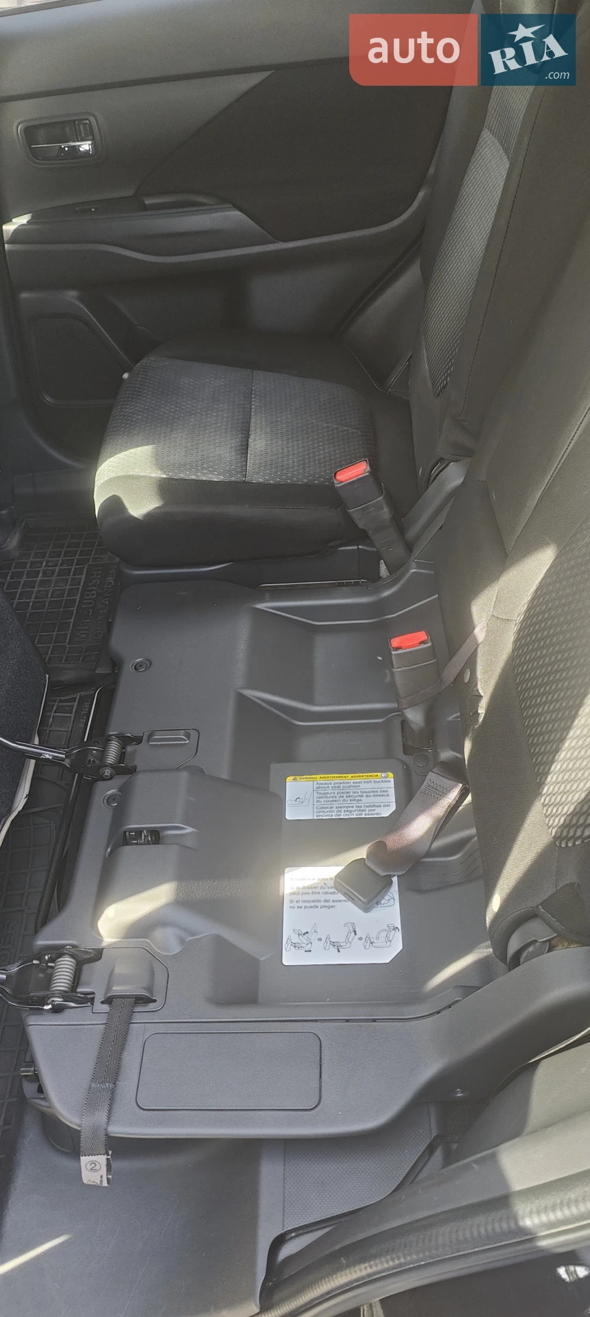 2016 Mitsubishi Outlander - мініатюра 16