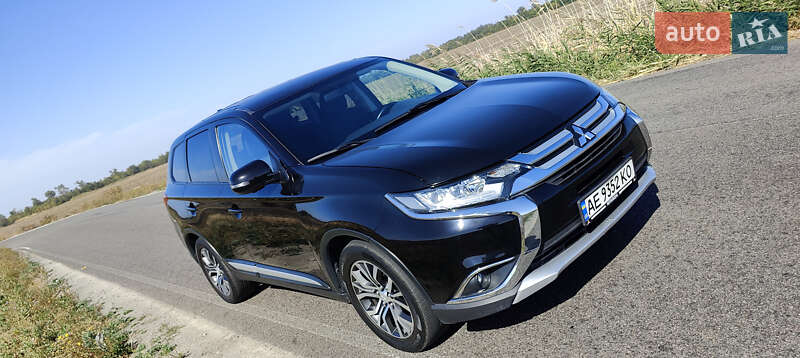Внедорожник / Кроссовер Mitsubishi Outlander 2016 в Днепре