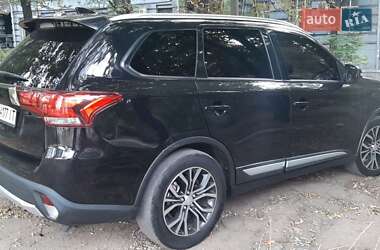 Внедорожник / Кроссовер Mitsubishi Outlander 2017 в Запорожье