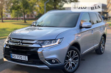 Внедорожник / Кроссовер Mitsubishi Outlander 2017 в Львове