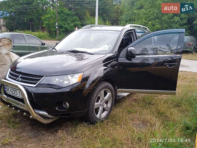 Внедорожник / Кроссовер Mitsubishi Outlander 2008 в Гоще