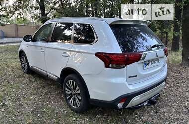 Внедорожник / Кроссовер Mitsubishi Outlander 2015 в Запорожье