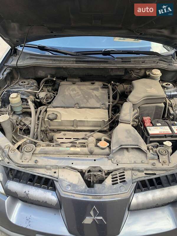Внедорожник / Кроссовер Mitsubishi Outlander 2005 в Львове фото 13 Внедорожник / Кроссовер Mitsubishi Outlander 2005 в Львове