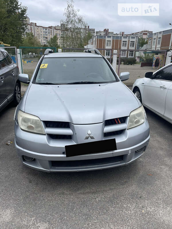 Позашляховик / Кросовер Mitsubishi Outlander 2007 в Києві