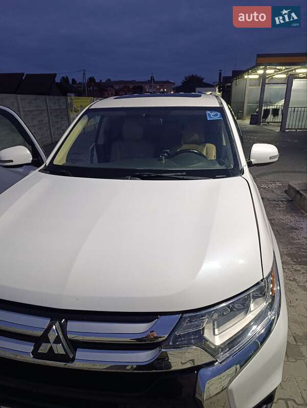 Позашляховик / Кросовер Mitsubishi Outlander 2013 в Білій Церкві