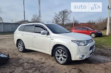 Внедорожник / Кроссовер Mitsubishi Outlander 2014 в Харькове