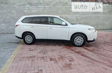 Позашляховик / Кросовер Mitsubishi Outlander 2013 в Рівному