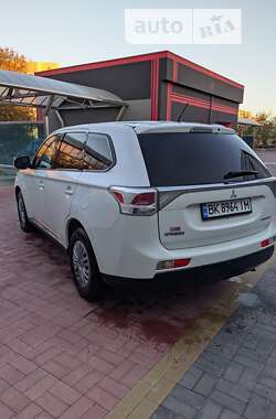 Позашляховик / Кросовер Mitsubishi Outlander 2013 в Рівному