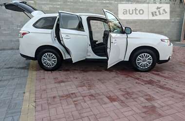 Позашляховик / Кросовер Mitsubishi Outlander 2013 в Рівному