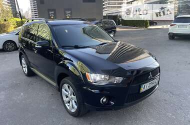 Внедорожник / Кроссовер Mitsubishi Outlander 2011 в Киеве