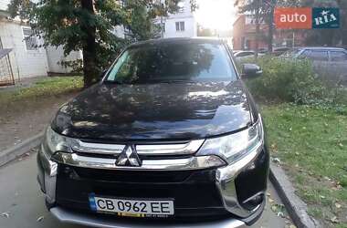 Внедорожник / Кроссовер Mitsubishi Outlander 2017 в Чернигове