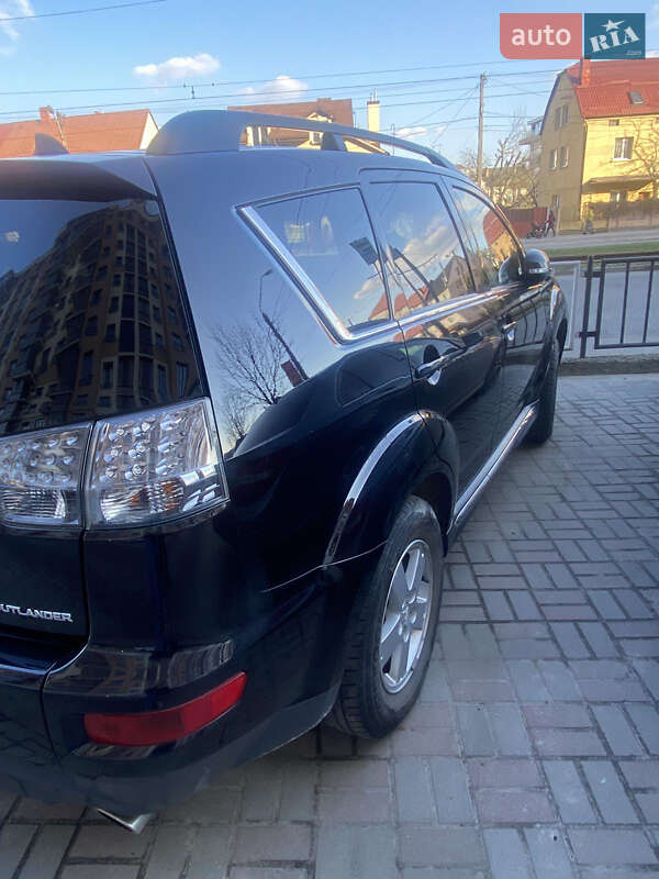 Позашляховик / Кросовер Mitsubishi Outlander 2010 в Львові