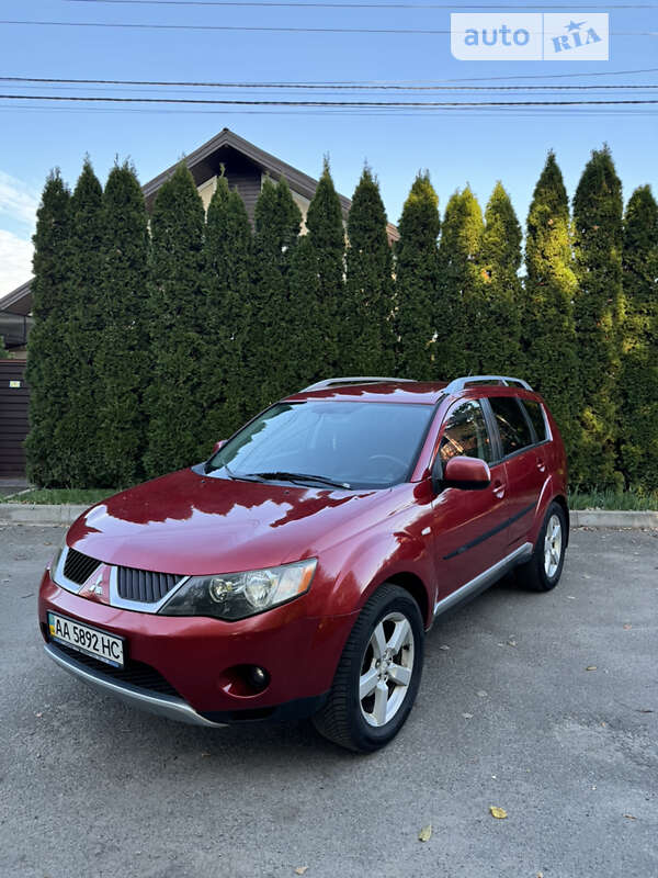 Позашляховик / Кросовер Mitsubishi Outlander 2008 в Києві