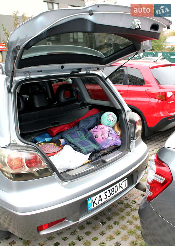 Внедорожник / Кроссовер Mitsubishi Outlander 2003 в Киеве