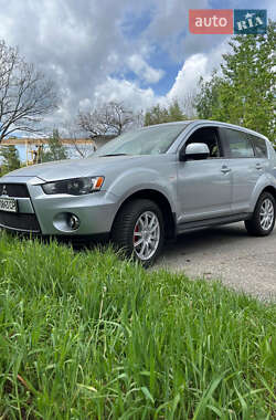 Позашляховик / Кросовер Mitsubishi Outlander 2010 в Чорткові