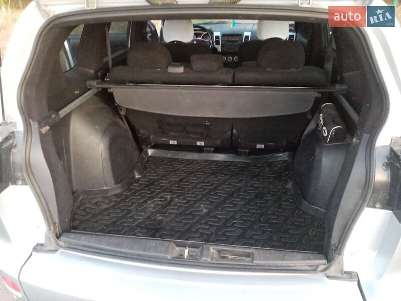 Внедорожник / Кроссовер Mitsubishi Outlander 2008 в Остер фото 27 Внедорожник / Кроссовер Mitsubishi Outlander 2008 в Остер