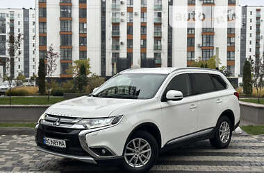 Позашляховик / Кросовер Mitsubishi Outlander 2016 в Івано-Франківську