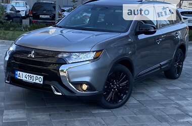 Позашляховик / Кросовер Mitsubishi Outlander 2020 в Києві