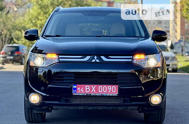 Внедорожник / Кроссовер Mitsubishi Outlander 2013 в Калуше