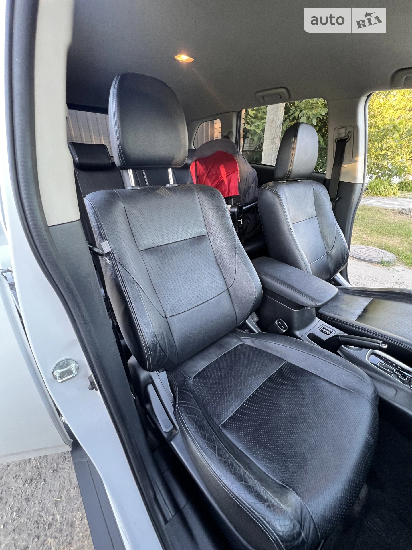 2012 Mitsubishi Outlander - мініатюра 11