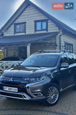 Внедорожник / Кроссовер Mitsubishi Outlander 2019 в Ивано-Франковске