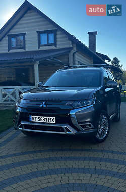 Позашляховик / Кросовер Mitsubishi Outlander 2019 в Івано-Франківську