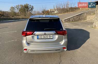 Внедорожник / Кроссовер Mitsubishi Outlander 2021 в Киеве